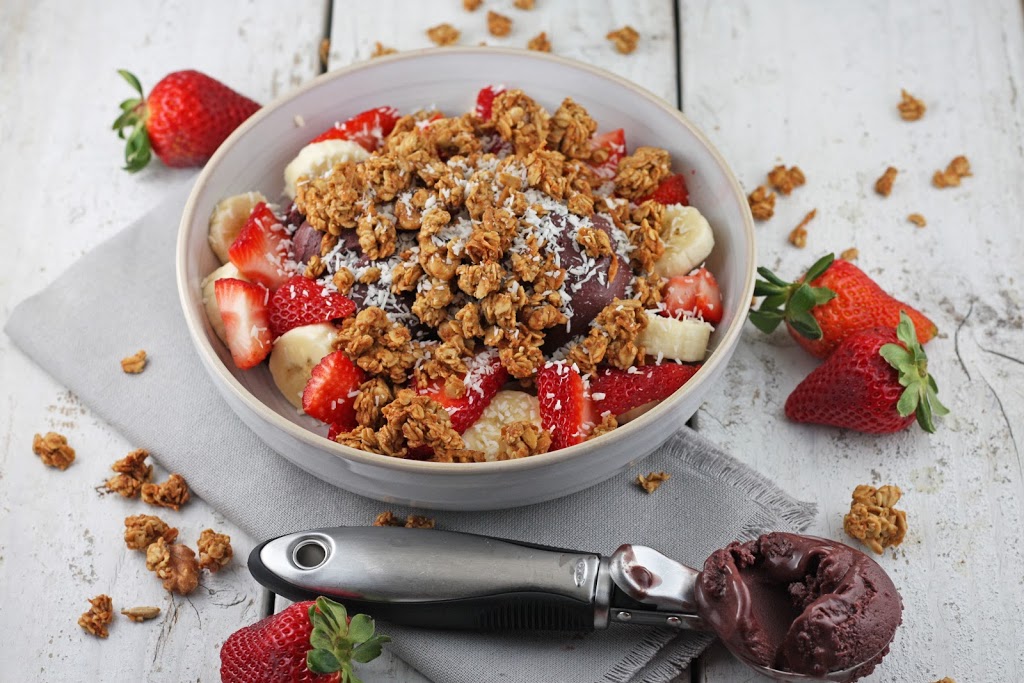 banana + strawberry acai bowl - Adoring Kitchen