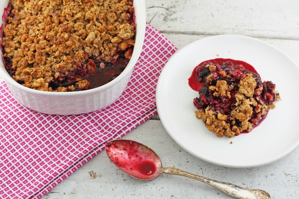 triple berry crisp [vegan] - Adoring Kitchen